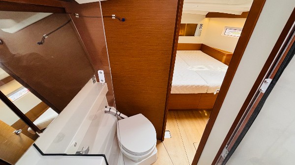 2023 JEANNEAU SUN ODYSSEY 440