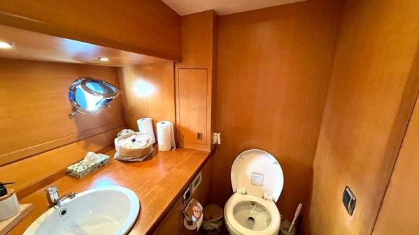 2009 TAKA YACHTS LOBSTER 18M