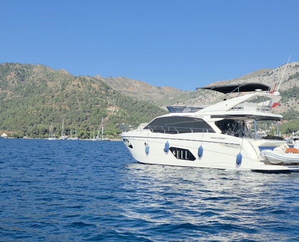 2016 ABSOLUTE 52 FLY