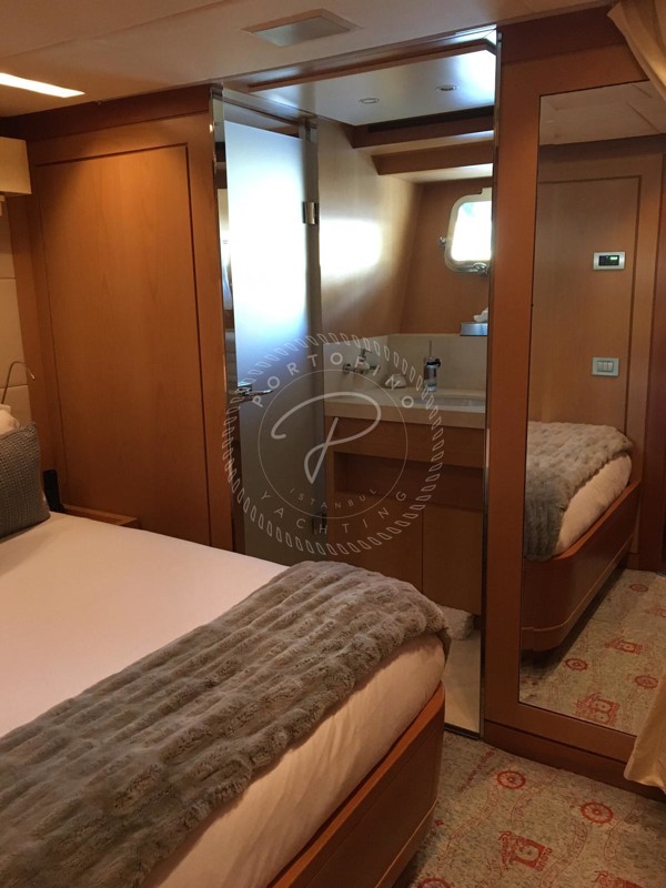 2010 SANLORENZO 37M