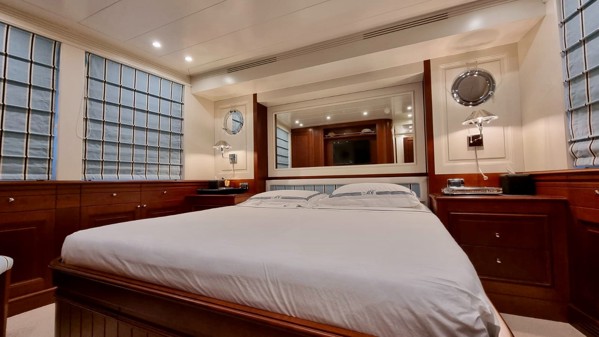 2011 BENETTI SAIL DIVISION 82
