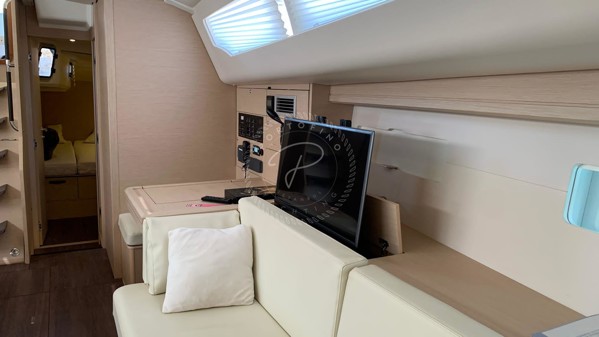 2018 JEANNEAU 51