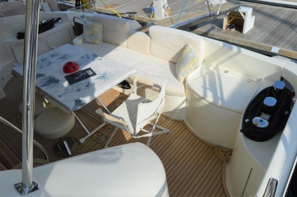2010 AZIMUT 55 FLY