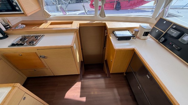 2011 LAGOON 450 F OWNER’S VERSION