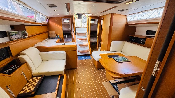 2013 JEANNEAU SUN ODYSSEY 469