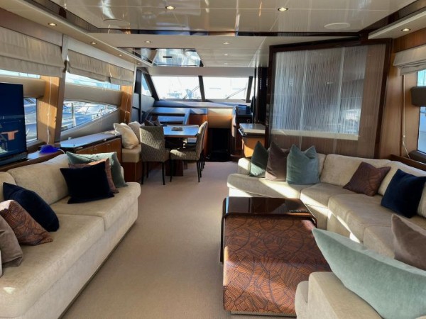 2016 PRINCESS 72 FLY