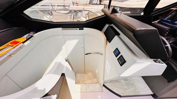 2019 AZIMUT S7
