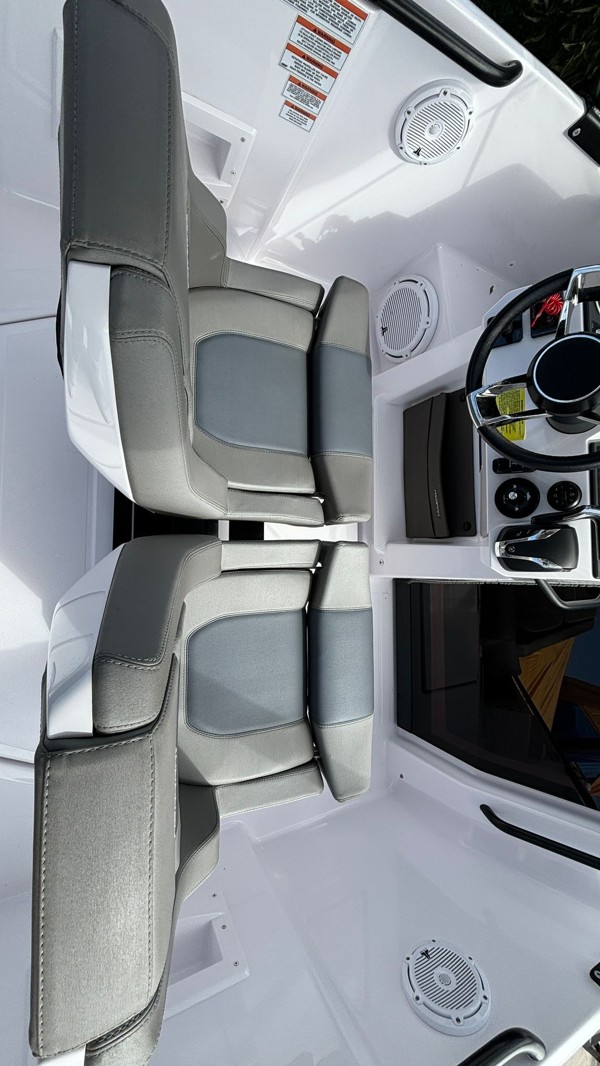 2023 AXOPAR 25 CROSS TOP