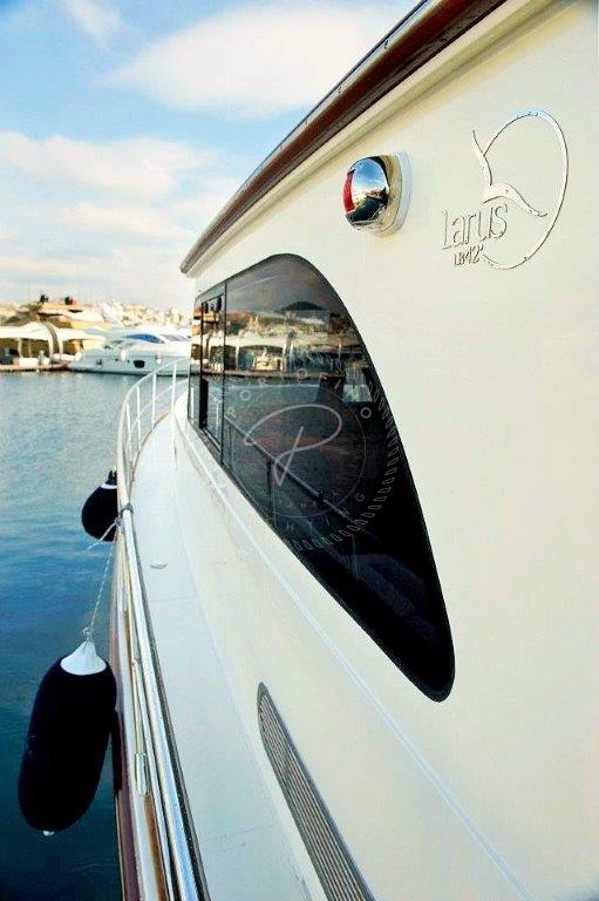 2010 LARUS 42 LB