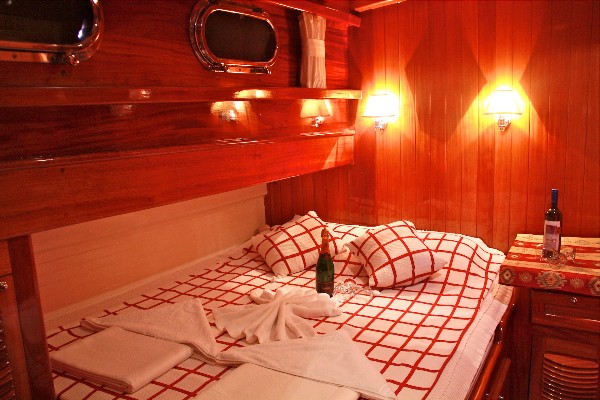 2002 LUXURY GULET 24 M