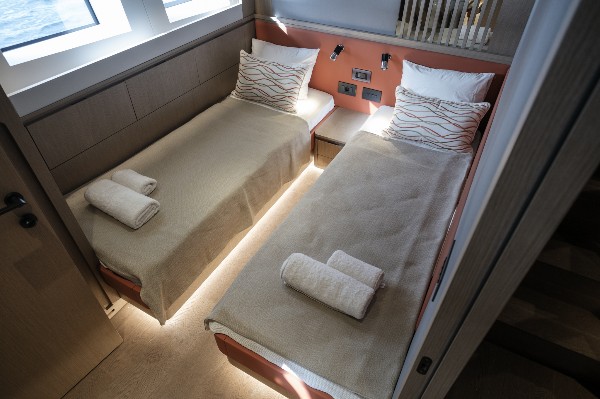 2025 DEEP YACHT 83 FLY