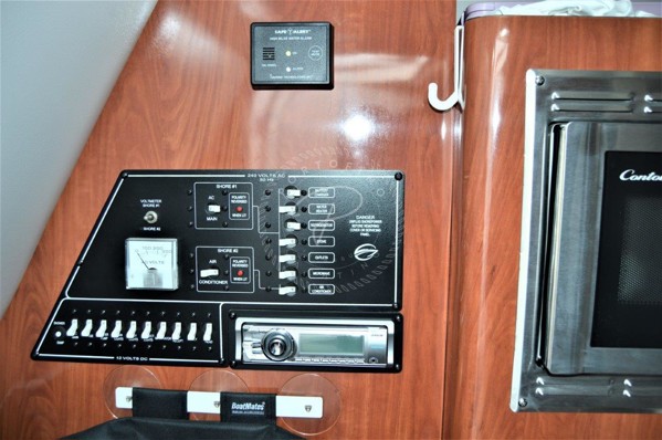 2012 CROWNLINE 280 CR