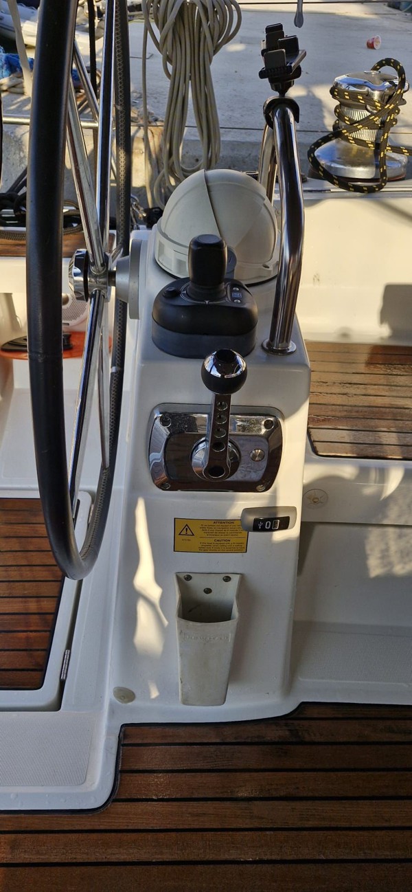 2012 BENETEAU OCEANIS 48