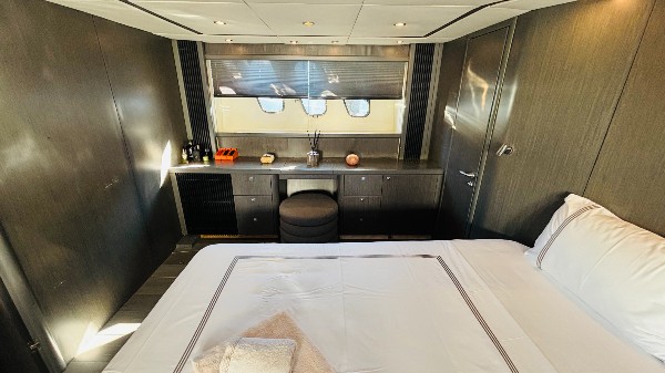 2004 SUNSEEKER PREDATOR 82