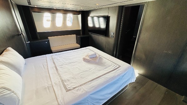 2004 SUNSEEKER PREDATOR 82