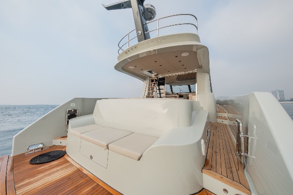 2025 DEEP YACHT 52 FLY