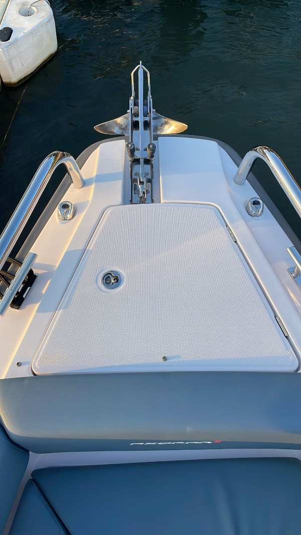 20 AXOPAR 28 CABIN