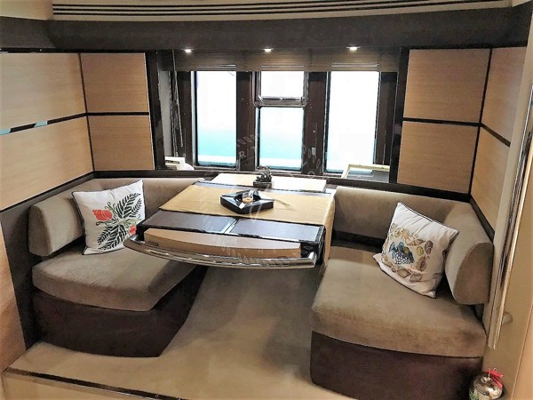 2010 AZIMUT 53 FLY