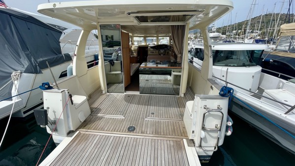 2014 GREENLINE 33 HYBRID