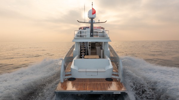 2025 DEEP YACHT 52 FLY