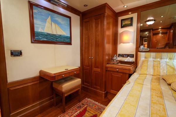 2001/2022 ROYAL DENSHIP 110 SLOOP 
