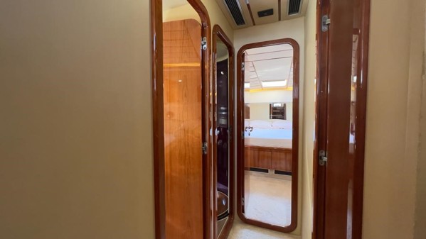2002 FERRETTI 680 