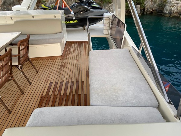 2010/2021 NUMARINE 78 FLY