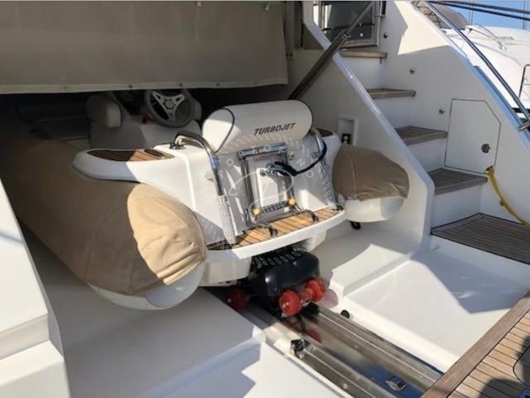 2013 PRINCESS V72