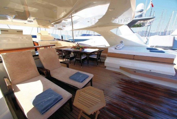 2009 CUSTOM 110 FEET