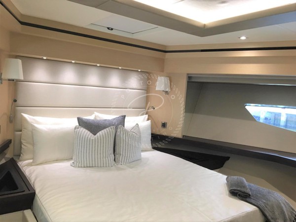 2016 SUNSEEKER 86 YACHT
