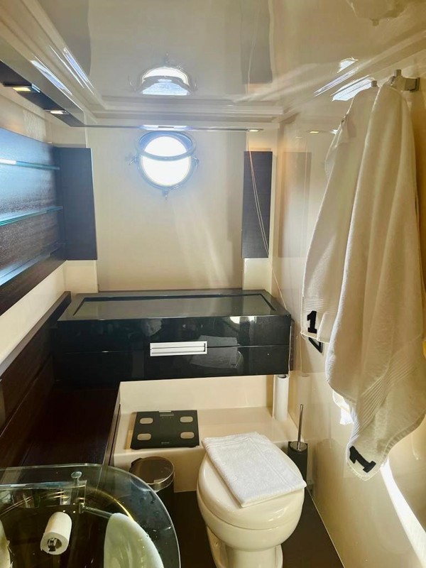 2012 AZIMUT 62S