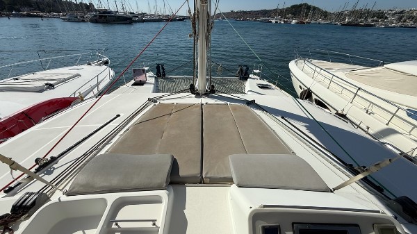 2011 LAGOON 450 F OWNER’S VERSION