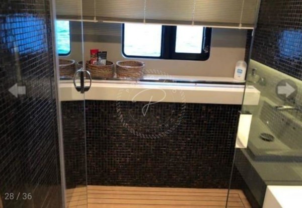 2012 PRINCESS 72 FLY