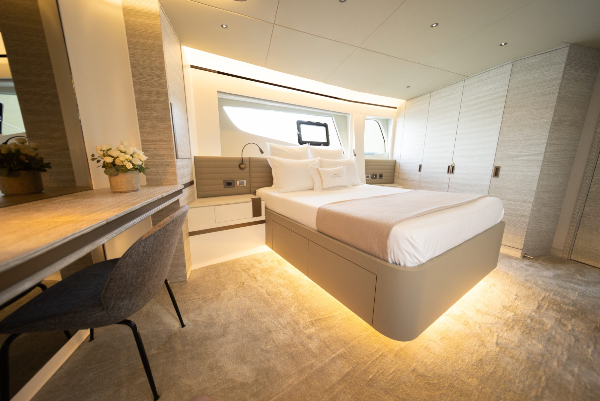 2023 MOTOR YACHT 26 M 