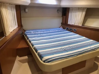 2009 FERRETTI YACHTS 630