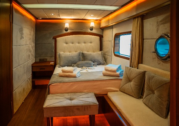 2023 CUSTOM TRAWLER 22 M