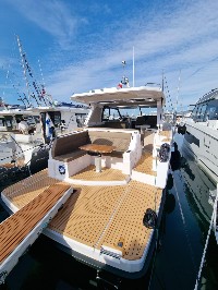 AQUADOR BOATS 400 HT - Küçük Resim