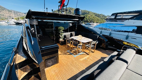 2004 SUNSEEKER PREDATOR 82