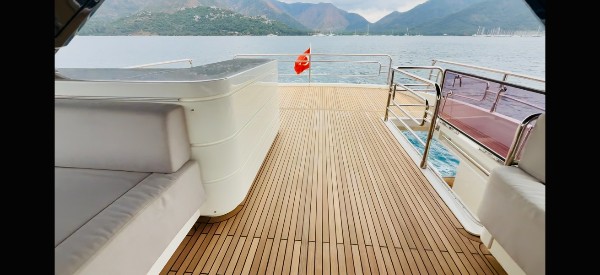 2020 MONTE CARLO YACHTS MCY 80