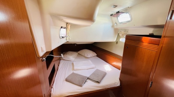 2011 BENETEAU OCEANIS 50
