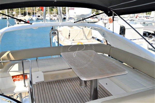 2014 ABSOLUTE 52 FLY