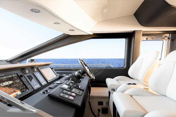 2017 AZIMUT 72