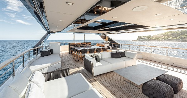 2024 MOTOR YACHT 37 M