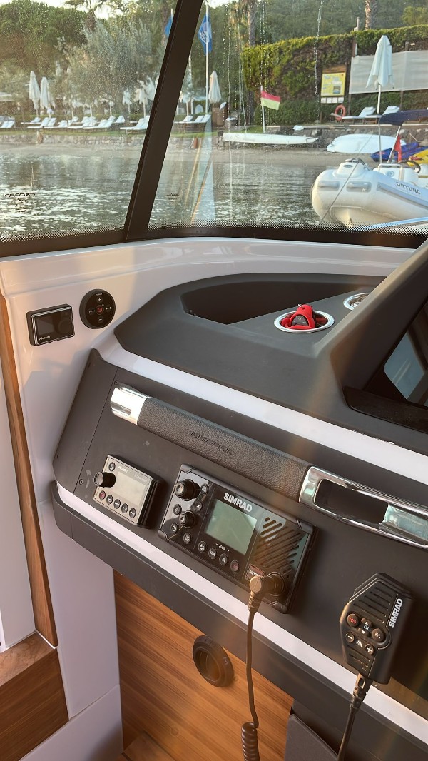 20 AXOPAR 28 CABIN