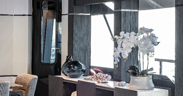 2024 MOTOR YACHT 37 M