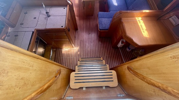 2008 BAVARIA 38 CRUISER