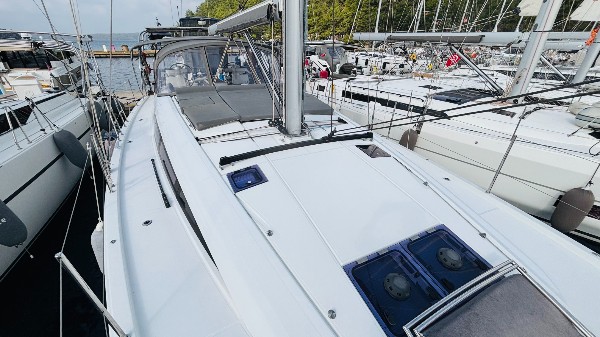 2018 JEANNEAU 54