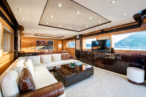 2009/2022 MOTOR YACHT 35M 