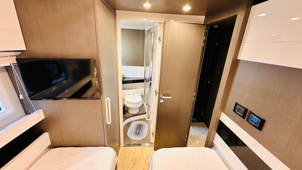 2019 AZIMUT S7