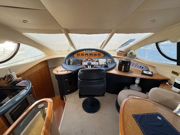 2007 AZIMUT 55 E